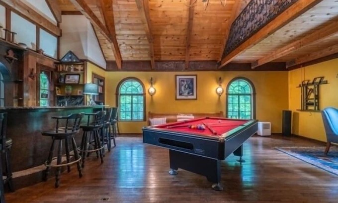 Sautee Nacoochee Chalet De Esquí | ALPINE ESCAPE CHALET! WITH POOL TABLE AND SPACIOUS ROOMS FOR ENTERTAINING