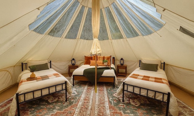 Boss Apartamento | Private Stargazing Tent Maple Haven – Peaceful Glamping with Fire Pit & Open Skies