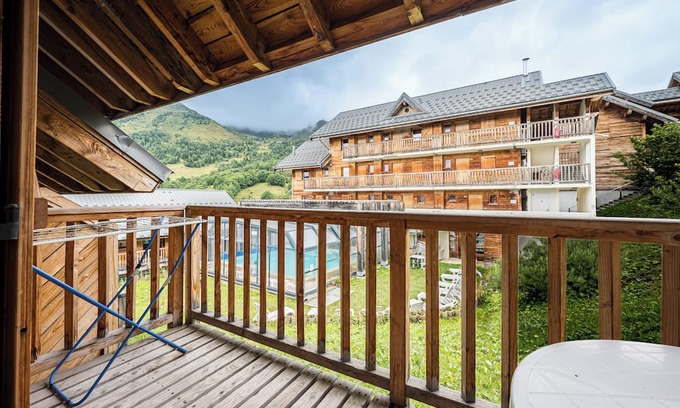 Montgellafrey Apartamento | Chalet for 6/8 People – Cosy – Pool & Sauna – Summer/Winter – Mountain View
