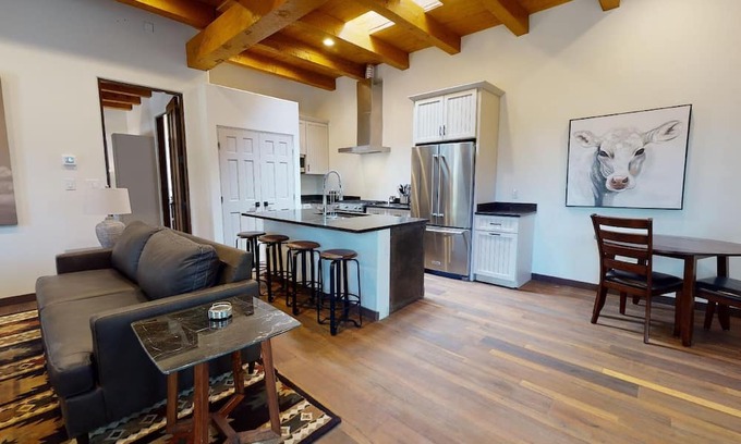 Historic Eastside Casa | Delgado C-3: Just one block from Canyon Road!