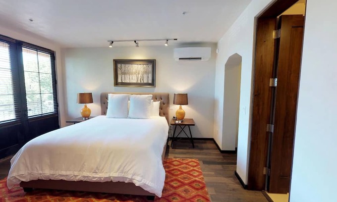 Downtown Santa Fe Condominio | The Lincoln 303, 1 Bed / 1 Bath, Luxury Apartment with Kitchenette