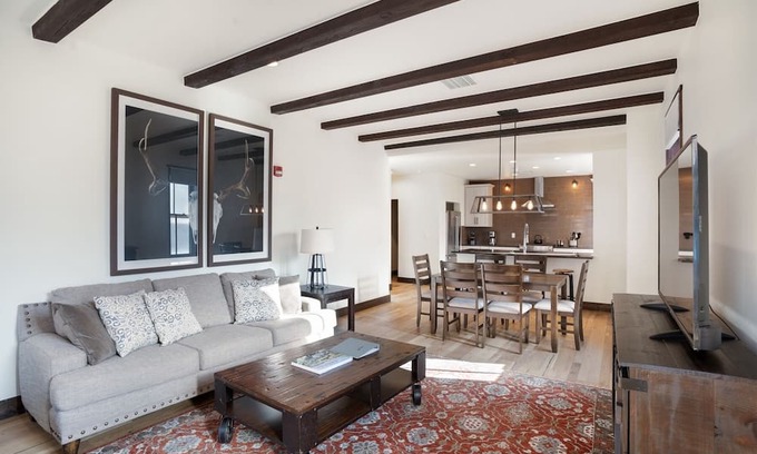 Downtown Santa Fe Condominio | Water Street Residence A: Located just 400 feet from the Plaza!
