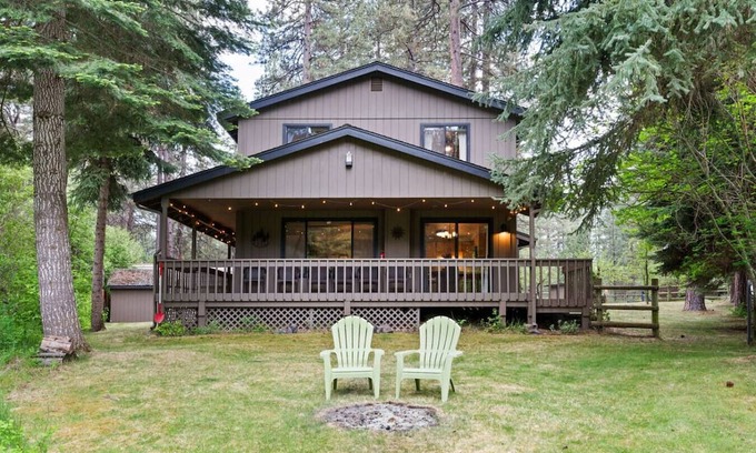 Camp Sherman Casa | Riverfront Camp Sherman Getaway