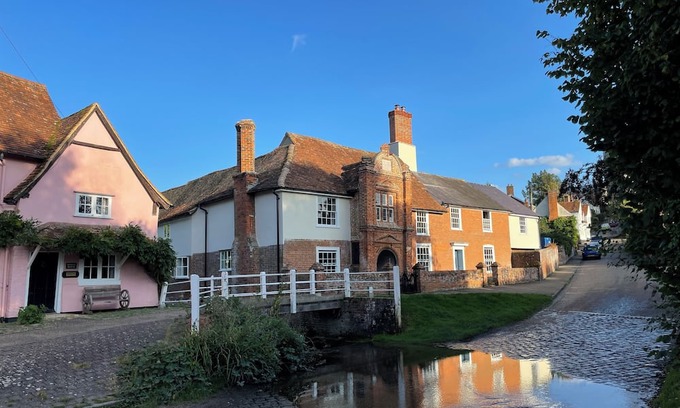 Ipswich Casa | Beautifully restored historic landmark property in idyllic Suffolk village