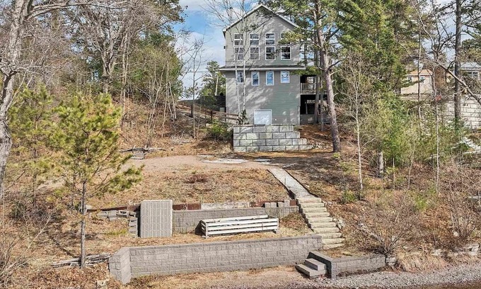 Freedom Casa | Freedom! Charming 3-bedroom house with Hot tub, private sandy beach and dock!