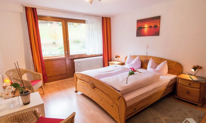 Altensteig Apartamento | Apartamento 'Ferienwohnung' con terraza compartida, balcón y Wi-Fi