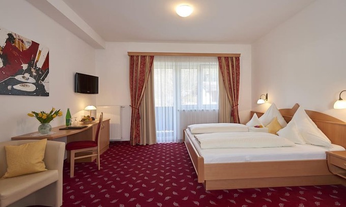 Rauris Cabaña | Multi-bed room, "Sonne" 3 persons, bath, WC, - Frühstückshotel Birkenhof