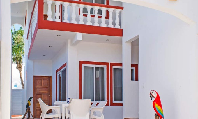Puerto Morelos Apartamento | 2-bedroom apartment centrally located in lovely Puerto Morelos with AC, WiFi