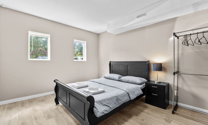 Surrey Casa | Cozy 2BR Suite Near White Rock Beach