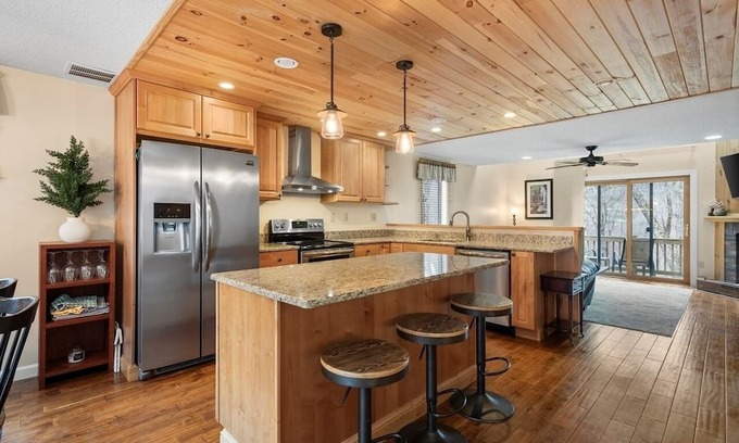 Campton Casa | Spacious 4-bedroom townhome located in Waterville Estates!