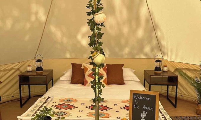 Miller Lake Casa | "Adobe" Glamping near Tobermory