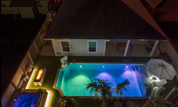 Kiska Beach Casa | Free Golf Cart-Heated Pool-Spa-5min Walk to Beach