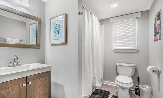 Downtown Apartamento | Pet-Friendly - Art-Inspired Stay Near Downtown - Perfect for Work & Play