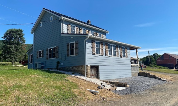 Cedarhurst Otro | A secluded organic farm minutes from PA turnpike with AC, WiFi