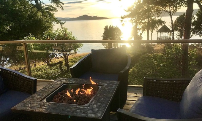 Saturna Island Cabaña | Private Gulf Island with Executive-class cottage and stunning ocean views