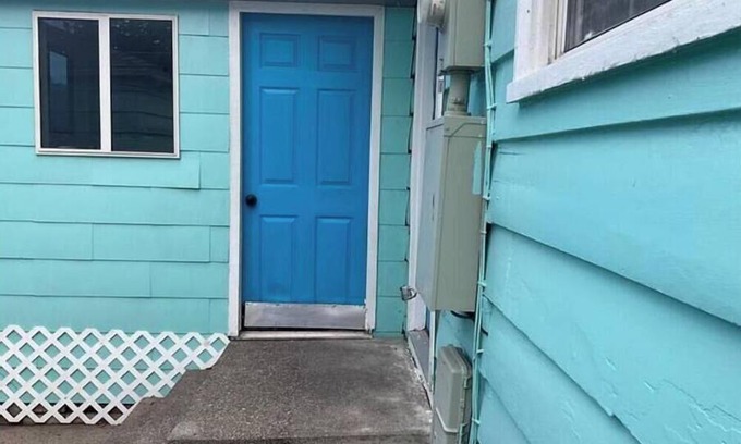 Lewiston Casa | Smurf Village-1 King, 1 Queen, 2 twins, 1 sofa bed