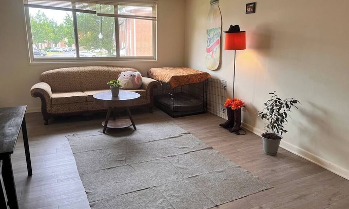West Baltimore Apartamento | Charming 1-bedroom apartment with WiFi, AC in superb Baltimore