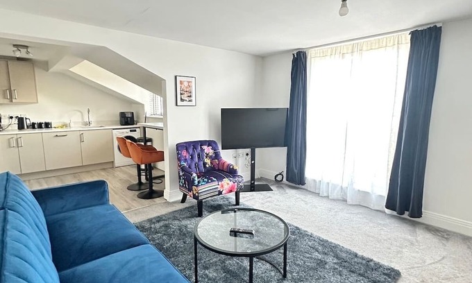 Woking Apartamento | Woking Work Stay – 2 Beds + Park