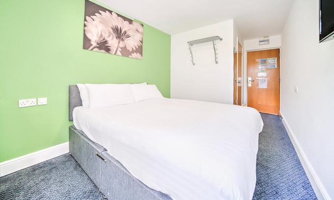 Quedgeley Apartamento | GO2 Gloucester Hotel by OYO | Standard Double