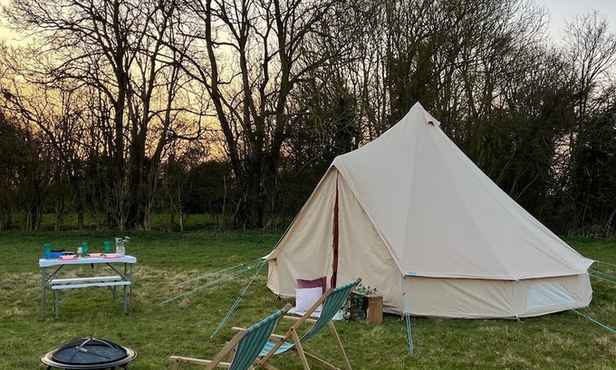 Howlett End Alquiler De RV | 5m Bell Tents-Glamping in picturesque 6 acre feld tucked away in the countryside