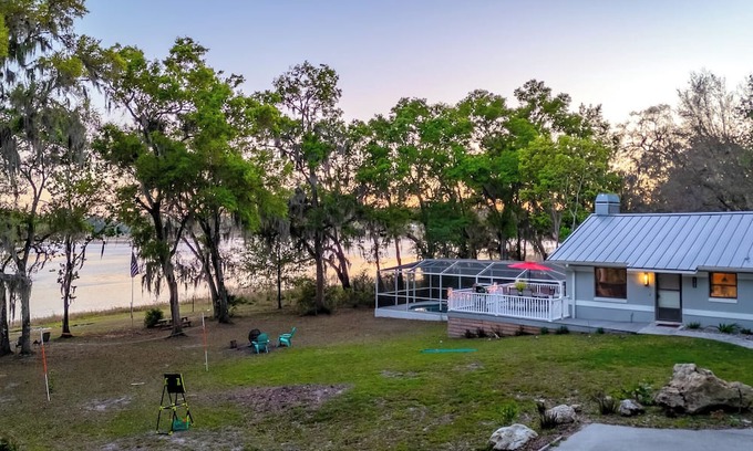 Dunnellon Casa | New!Oasis villa - lake View &pool near FL springs