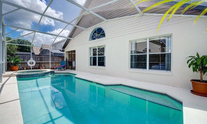 Bridgewater Crossing Casa | Relaxing Davenport Escape with Pool