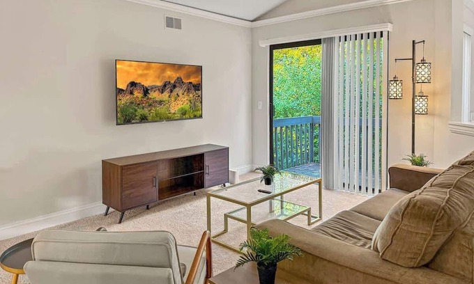Novi Apartamento | Luxury 2BD | DT Novi | 3 Beds | Free Parking