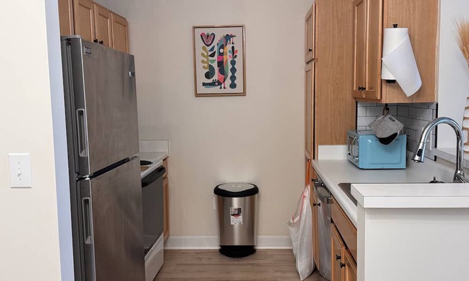 North Raleigh Condominio | The Colorstory Condo