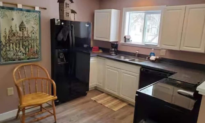 Arena Casa | Sugarland Suite - Cozy 1 BR on 10 acres on class 2 trout stream in Arena + WiFi