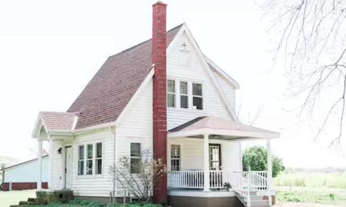 Arena Cabaña | Sugarland Farmhouse - Charming 2-bedroom on 10 acre farm + class 2 trout stream