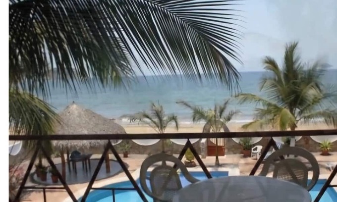 La Peñita de Jaltemba Apartamento | Ocean Front 1 King Bedroom. Swimming pool, Easy 5 minute beach walk to Shopping
