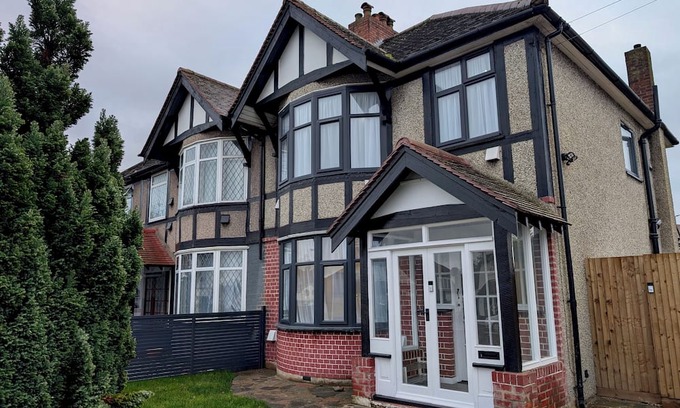 London Borough of Bexley Casa | Charming Bexleyheath House (Danson Park)
