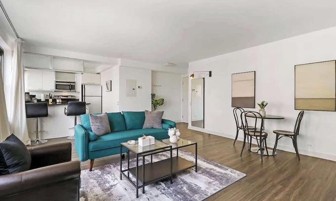 Indian Village Apartamento | Spacious & Modern 2BR Apartment
