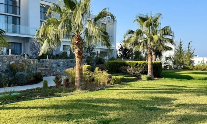 Bahceli Apartamento | 2BR apartment in green complex with pools, gym, spa