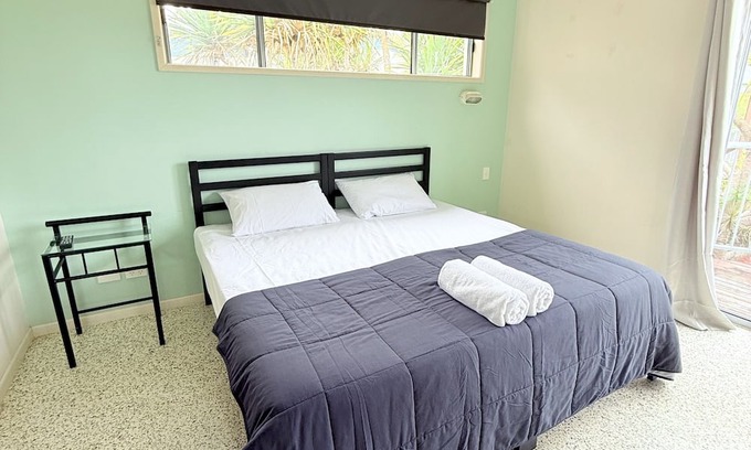 Emu Park Complejo | Emu Park Beach Resort, Queen Room with balcony for 2 Guest