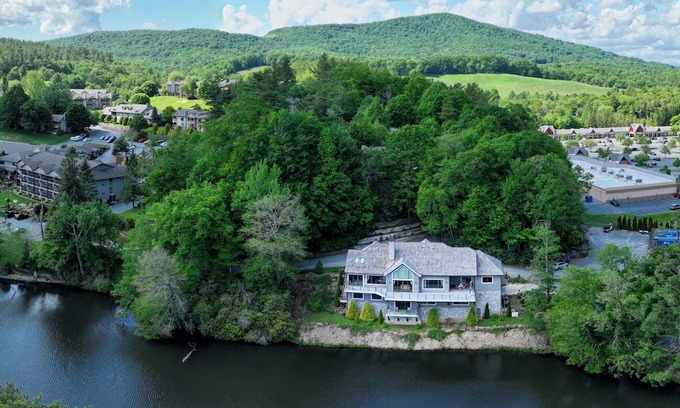 Blowing Rock Casa | Lake House 101 | Fireplace, Restaurant, Pool, Spa