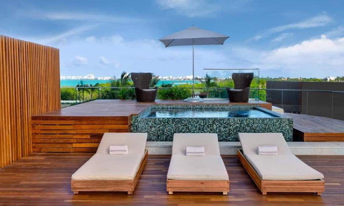 Centro de Cancún Hotel | Ocean Front Family Escape | Private Beach Access & Outdoor Pool, Pets Allowed