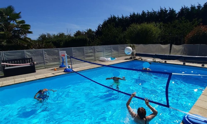 Crouay Casa | Family home with heated pool, near the D-Day landing beaches