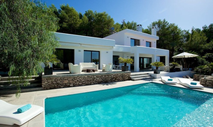 Sant Josep de sa Talaia Villa | Villa en San Jose De La Atalaya con 4 habitaciones, capacidad 8