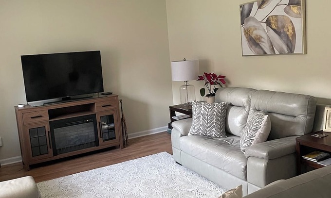 Morrow Casa | Charming house with 1-bedroom for rent in pleasant Morrow with AC, WiFi.