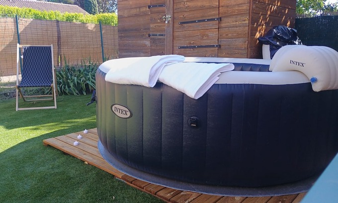 L'Isle-sur-la-Sorgue Casa | Studio Spa & Garden