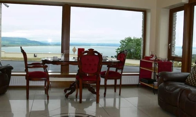 Ballymacarthur Cama Y Desayuno | INISH DELUXE SUITE