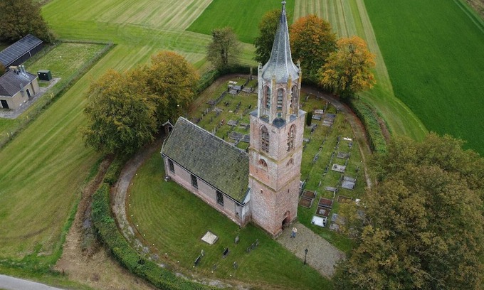 Peperga Cama Y Desayuno | Pieter Stuyvesant Church Peperga-Friesland