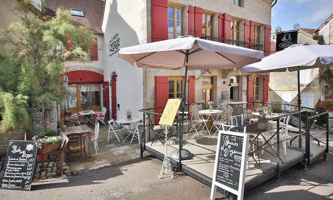 Flavigny-sur-Ozerain Apartamento | La Maison George - Logis Colette