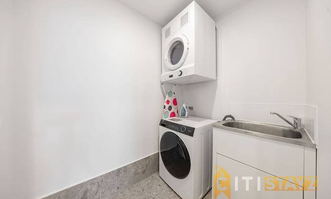 Phillip Apartamento | Marvellous at Melrose - 2bd 2bth Apt - Woden CBD