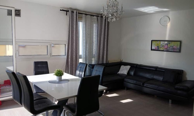 Drancy Apartamento | Weekend rental + school vacations