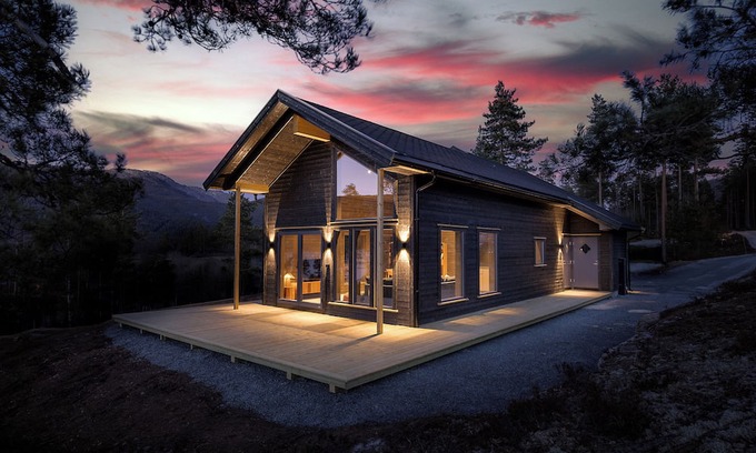 Kviteseid Casa | This house has a beautiful and unique location on the edge of Lake Vråvatn and gives you the feeling of 'coming home'.