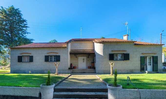 Chaves Apartamento | Modern 4-Bedroom Retreat in Chaves