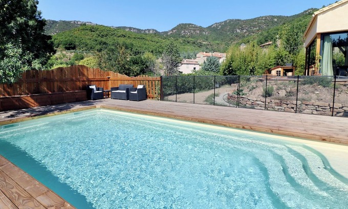 Saint-Privat Casa | Comfortable gîte in a quiet, green setting. With swimming pool