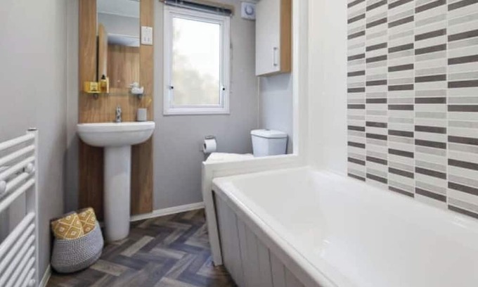 Letham Grange Casa | Elegant Castleton 3 Bed